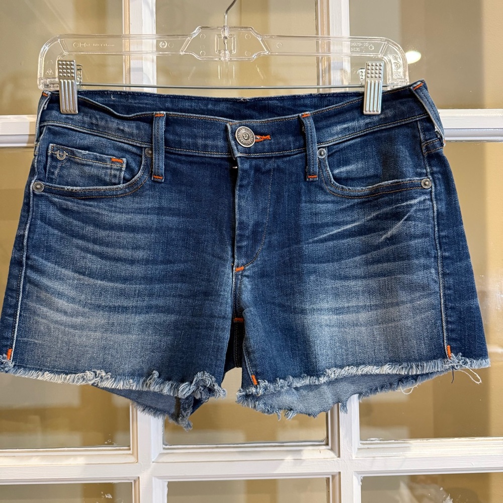True Religion Keira Jean Shorts Mid Rise Mid Thigh Medium Wash Raw Hem